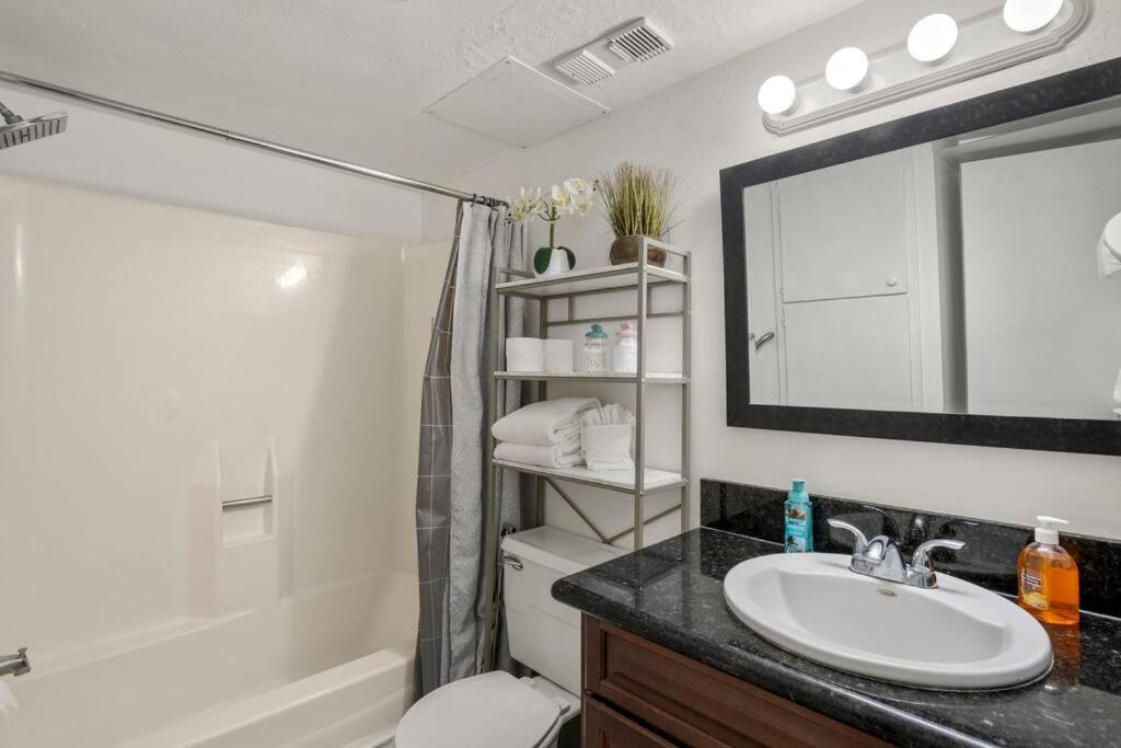 Bello Condominio Con Vista Al Mar, Jacuzzi Interno Galveston Luaran gambar