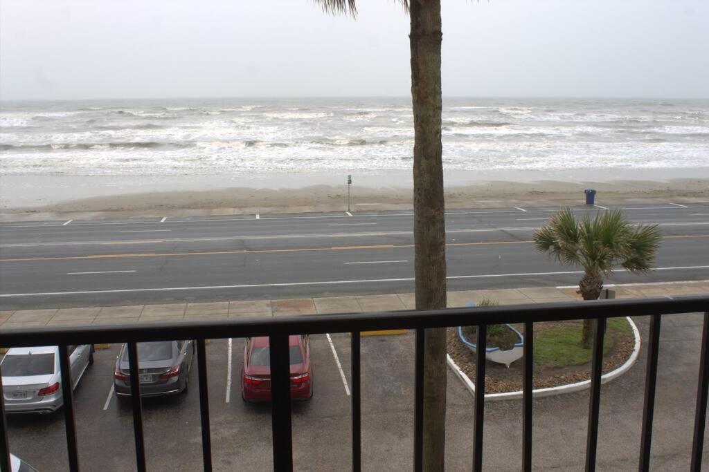 Bello Condominio Con Vista Al Mar, Jacuzzi Interno Galveston Luaran gambar